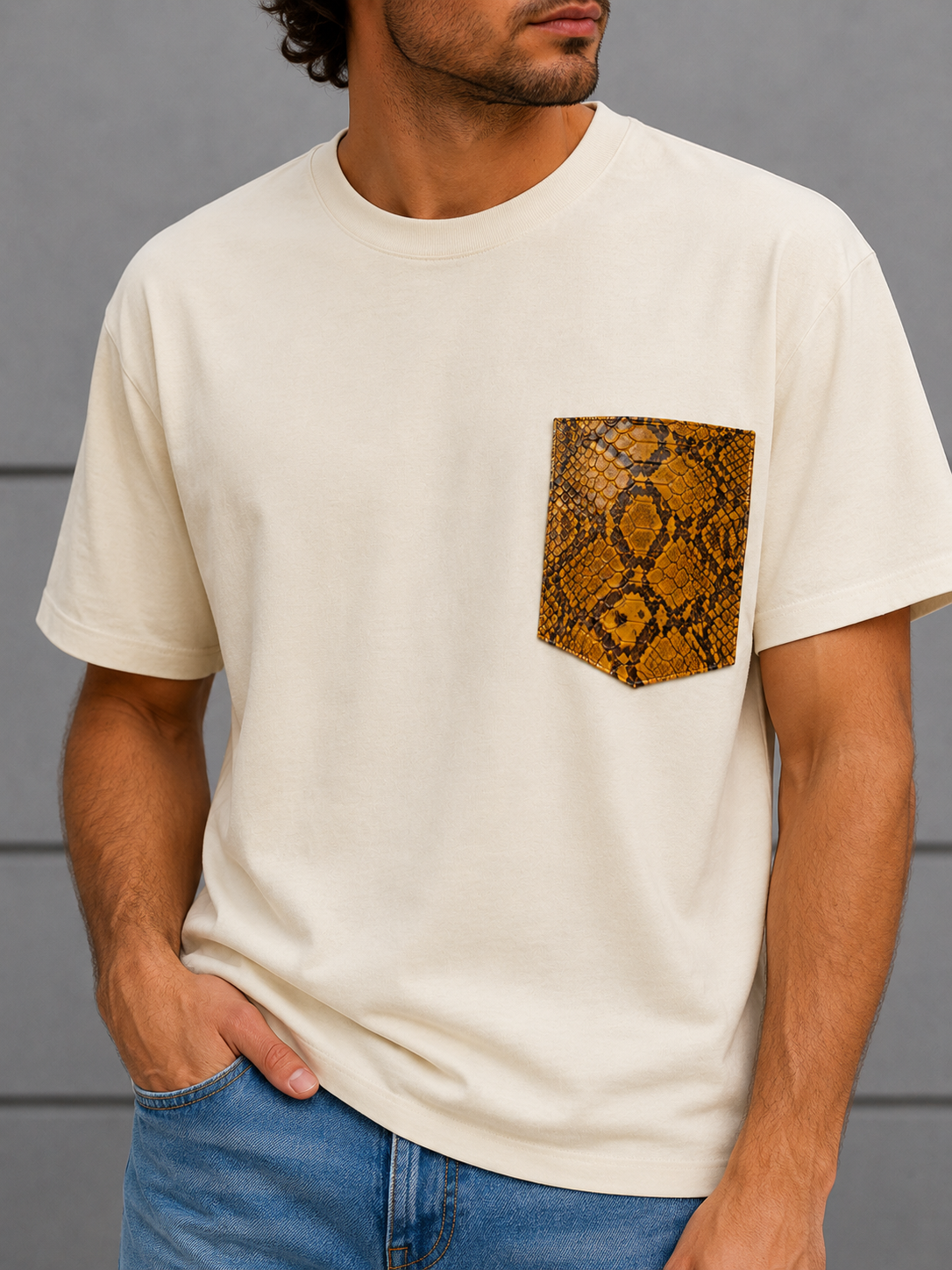 Adam T-shirt with Leather Pocket (Off White)