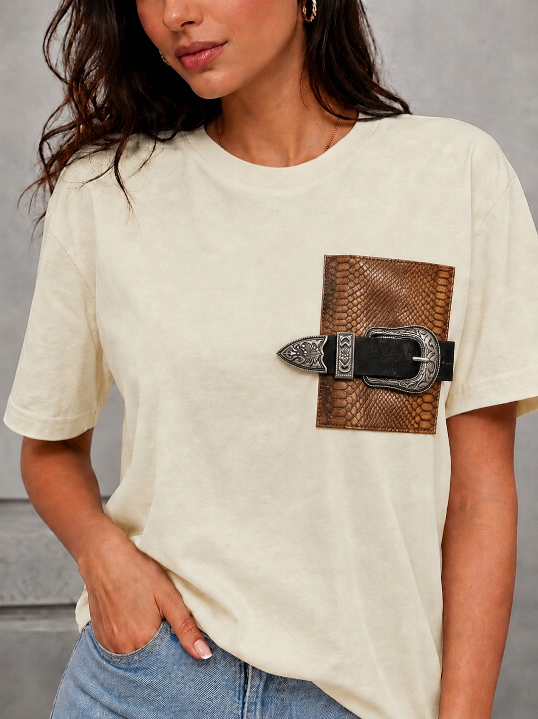 Eve T-shirt with Leather Pocket (Off-white)
