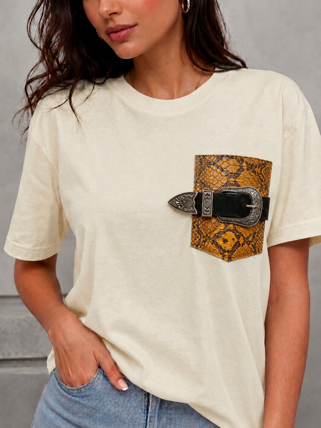 Eve T-shirt with Leather Pocket (Off-white)